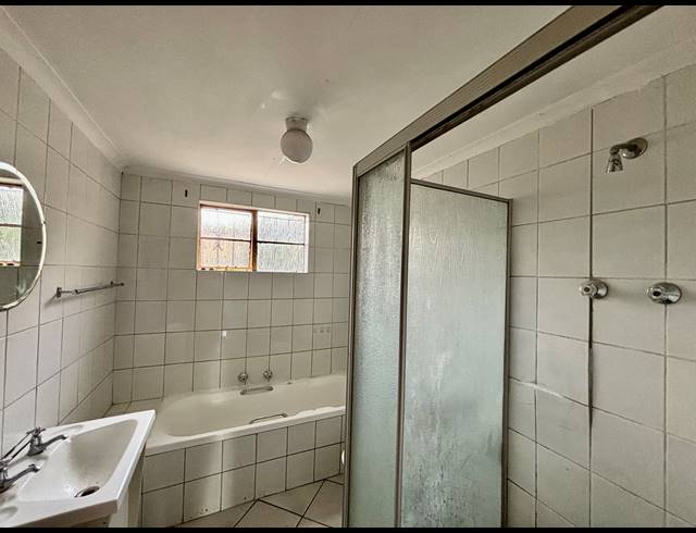 3 BEDROOM HOUSE FOR SALE IN FOREST HILL